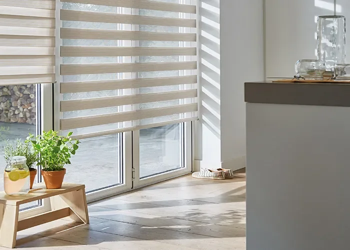 raamdecoratie_duorolgordijnen_sfeer700_2 raamdecoratie_duorolgordijnen_sfeer700_2