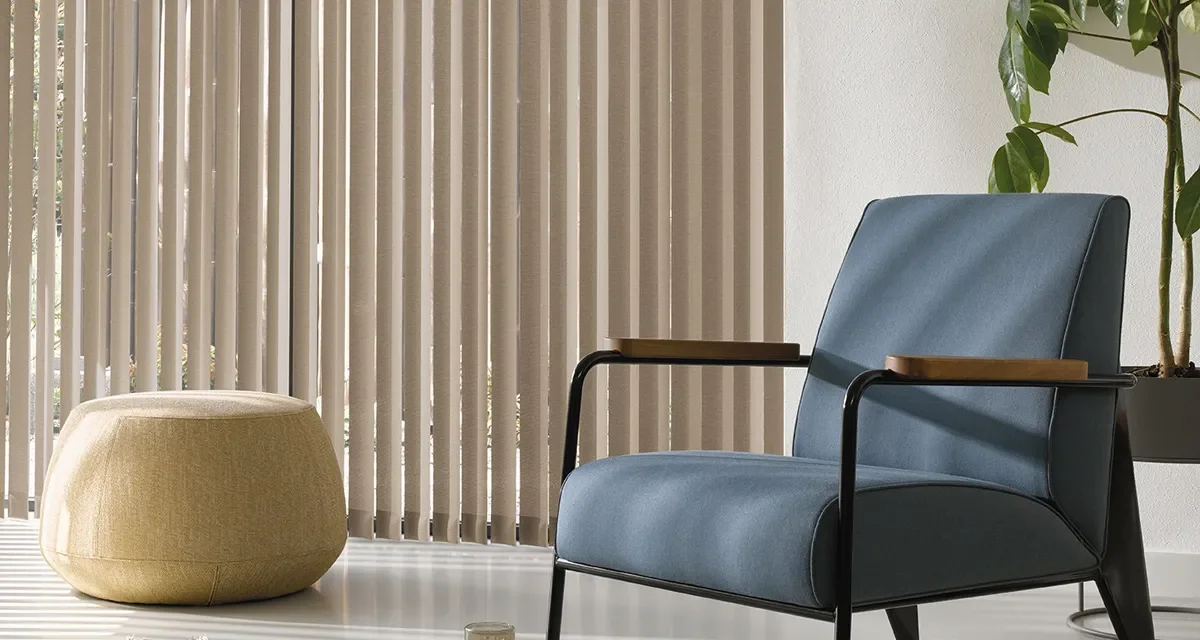 raamdecoratie_verticale-jaloezien_sfeer1200_2 raamdecoratie_verticale-jaloezien_sfeer1200_2